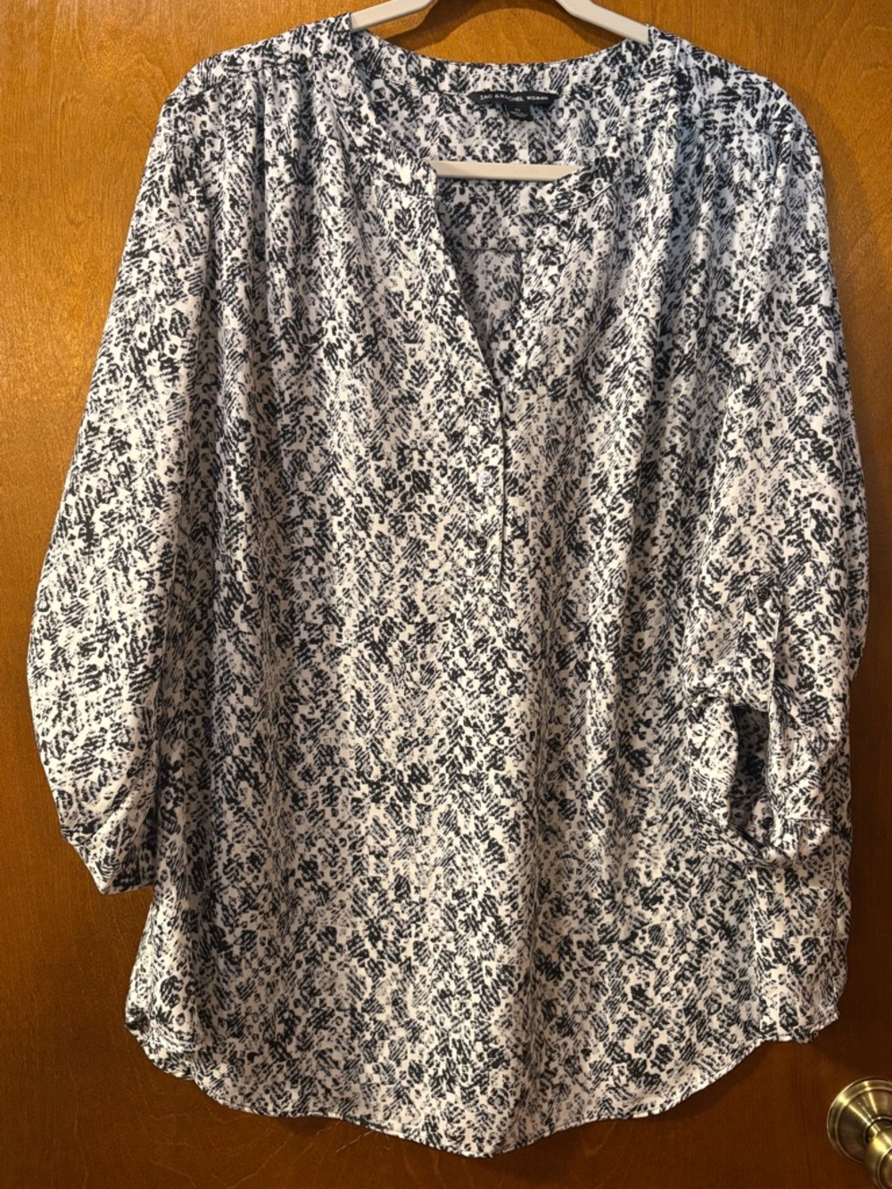 Zac & Rachel Black and White Printed V-Neck Blouse